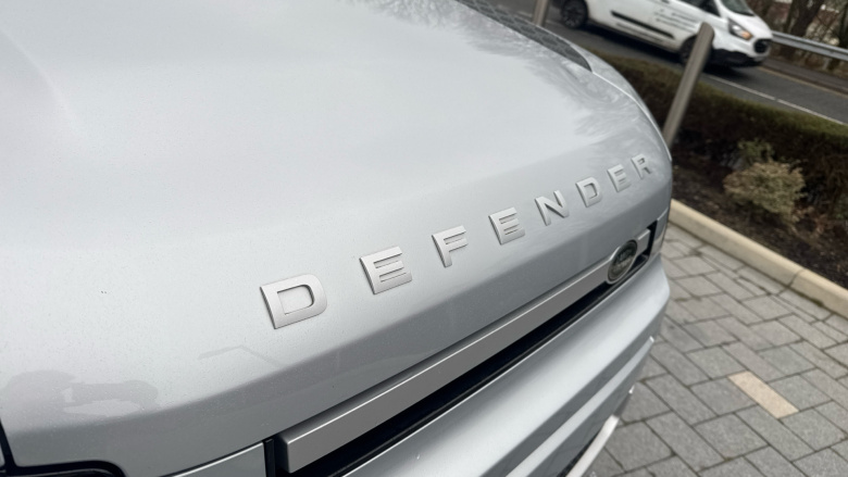 Land Rover Defender 90 Diesel 3.0 D250 Hard Top SE Auto